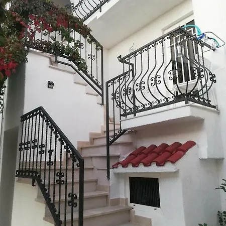 Dvor Ana Apartmán Kaštela