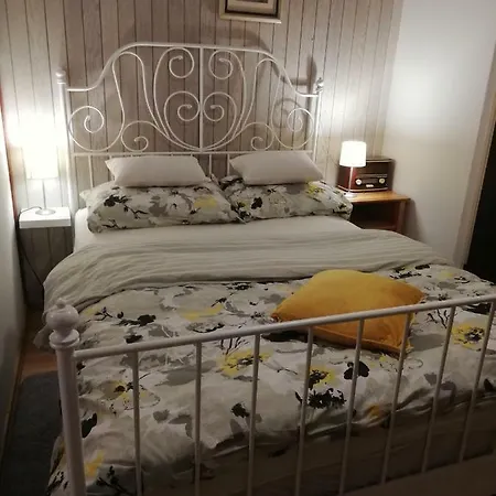 Dvor Ana Apartmán *