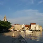Dvor Ana דירה Kaštela