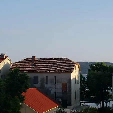 Dvor Ana Apartament *