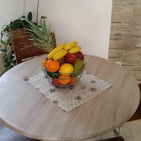 Dvor Ana Apartament Kaštela