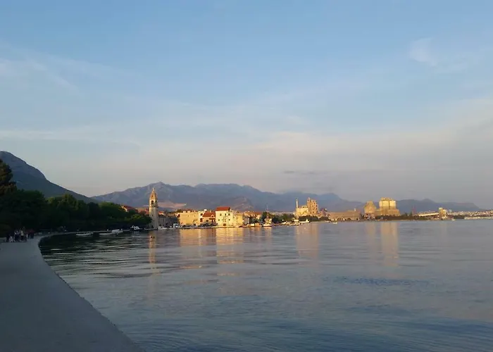 Apartment Dvor Ana Kaštela