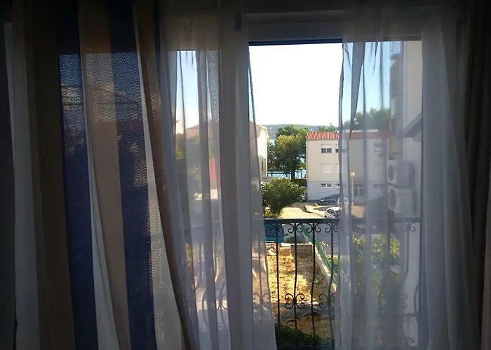 Apartment Dvor Ana Kaštela