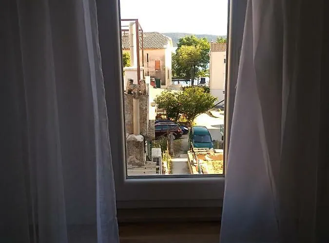 Apartment Dvor Ana Kaštela