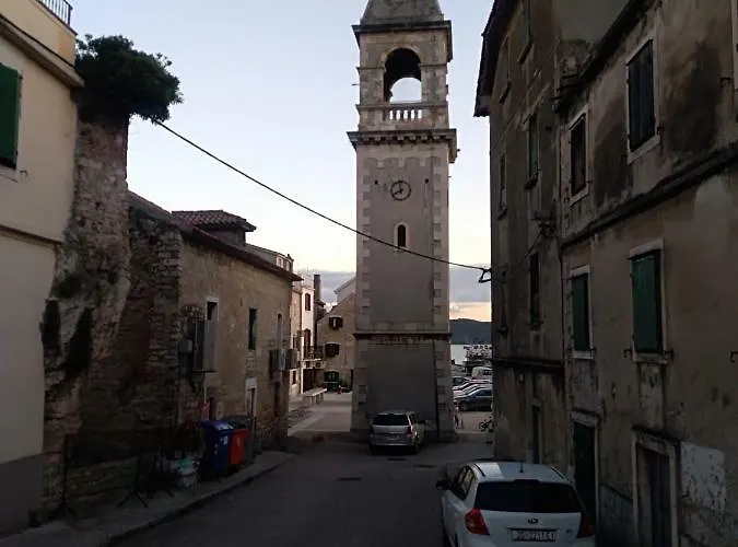 Dvor Ana Apartment *