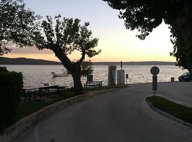 Dvor Ana Lejlighed Kaštela